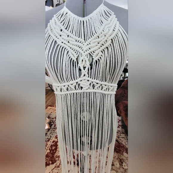 Gorgeous macreme lace dress coverup - Picture 4 of 10